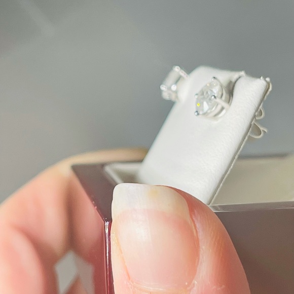 2ct diamond 14k white gold stud earrings - Picture 4 of 10